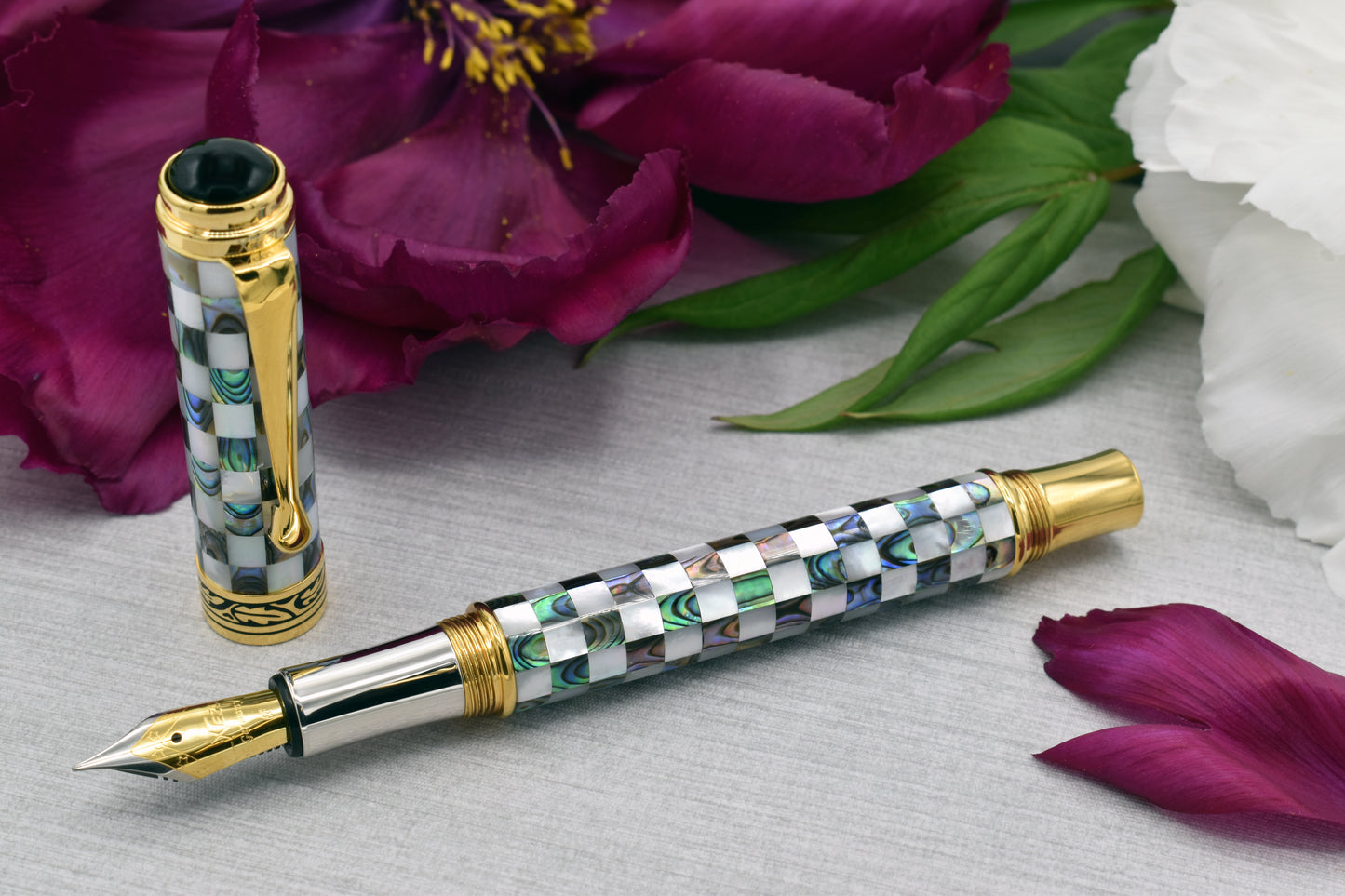 Maestro Jubilee Classic Of The Ocean FG Fountain pen with a peony flower