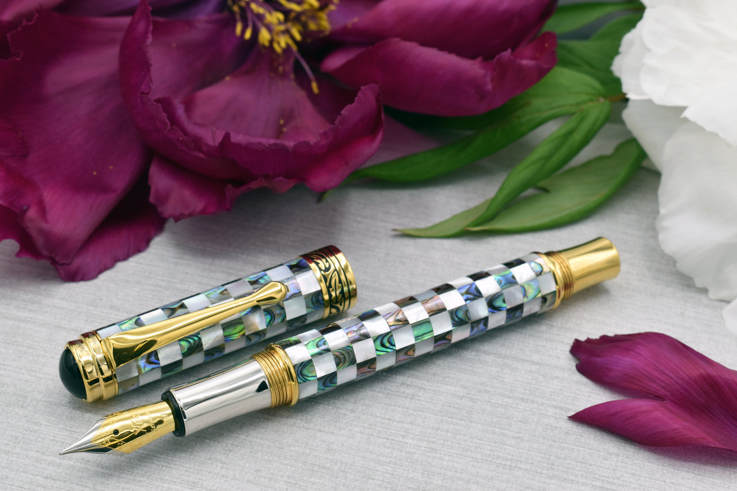 Maestro Jubilee Classic Of The Ocean FG Fountain pen with a peony flower