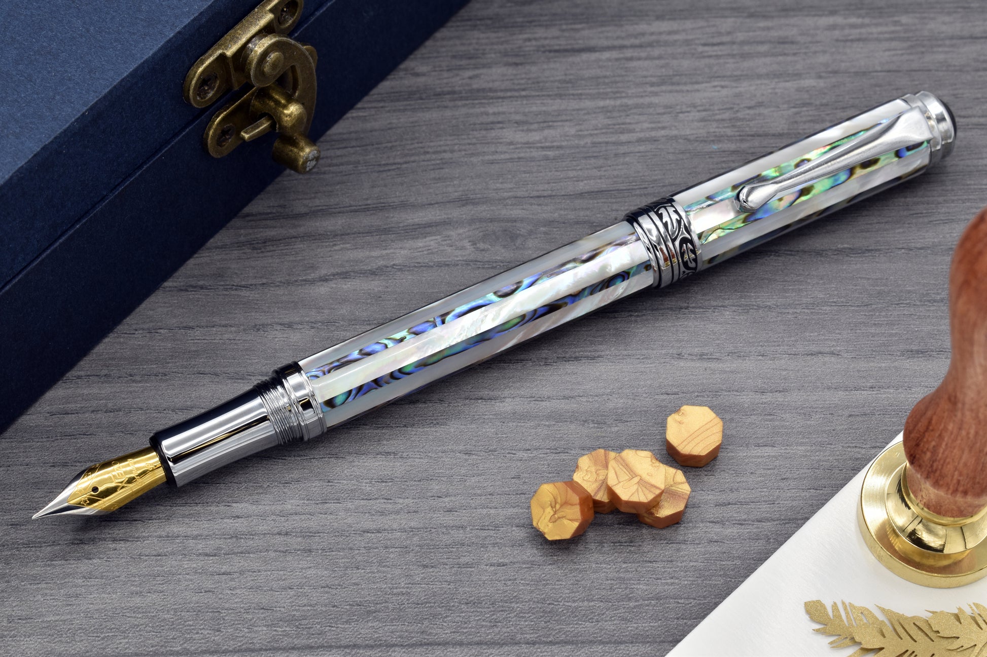 Maestro Jubilee MOP Paua Stripe F Fountain pen with a wax sealing kit