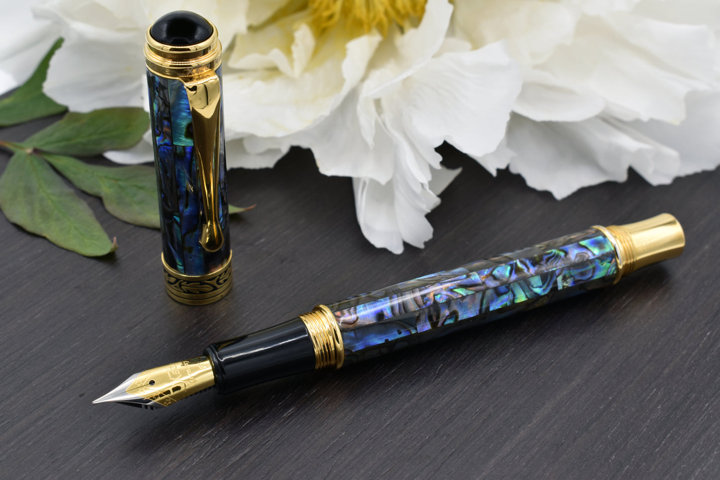 Maestro Sea Shell FPG-1 Fountain pen with a peony flower
