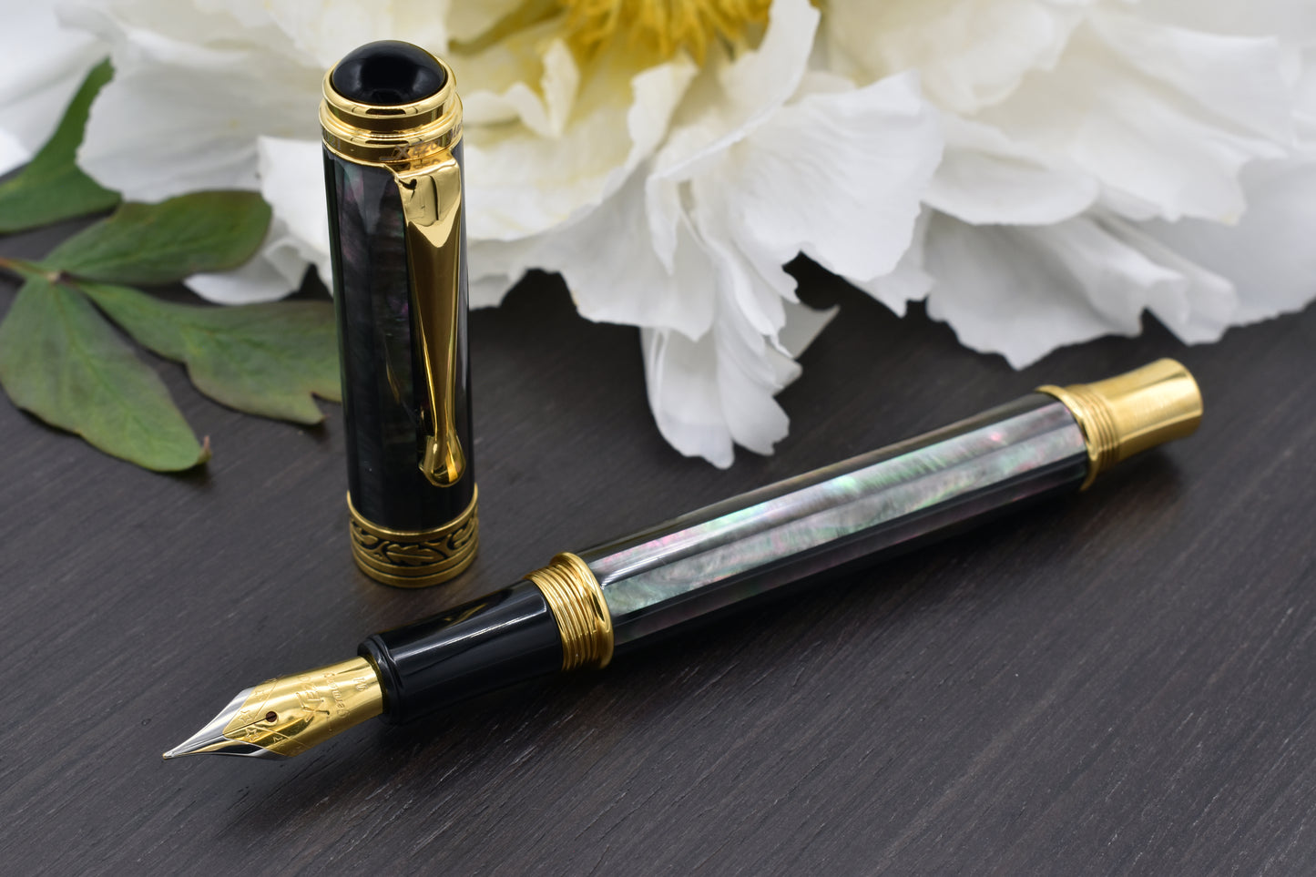 Maestro Tahitian Black MOP FM Fountain pen with a peony flower