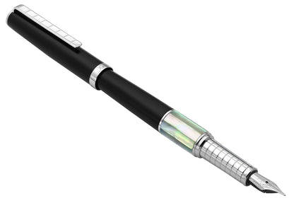 Xezo - Angled 3D view of the front of the Speed Master Black FM-WC Fountain pen