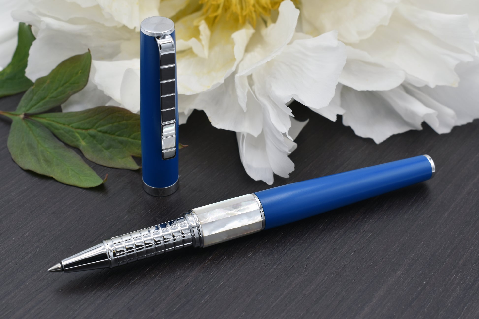 Speed Master Lapis Blue R-WC with peony flower