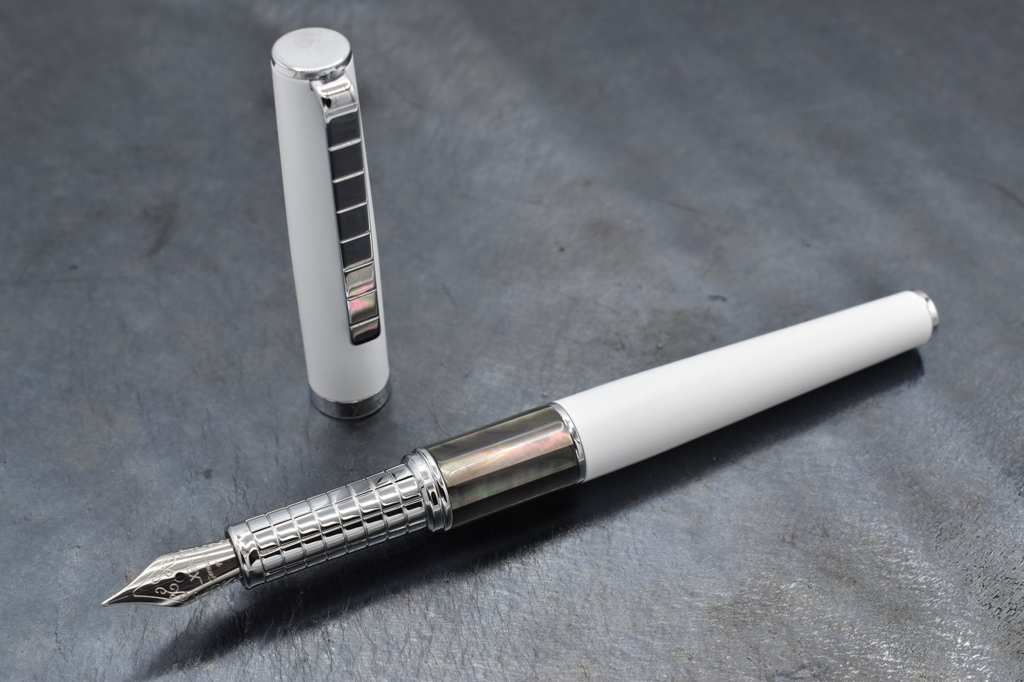 Speed Master White F-BC Fountain pen on a dark background
