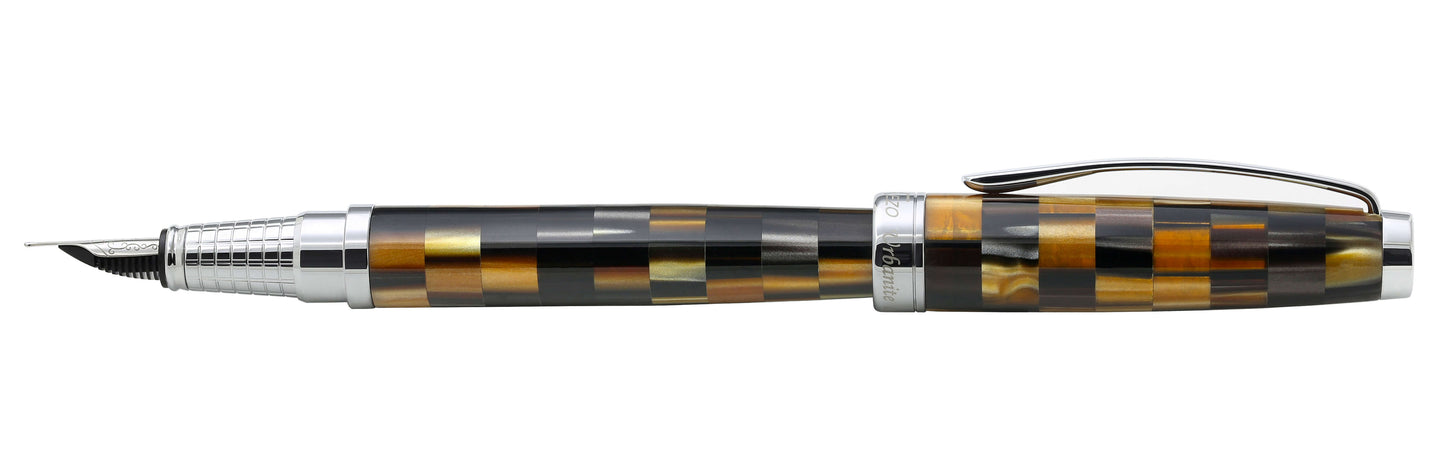 Xezo - Side view of the Urbanite Brown FM fountain pen