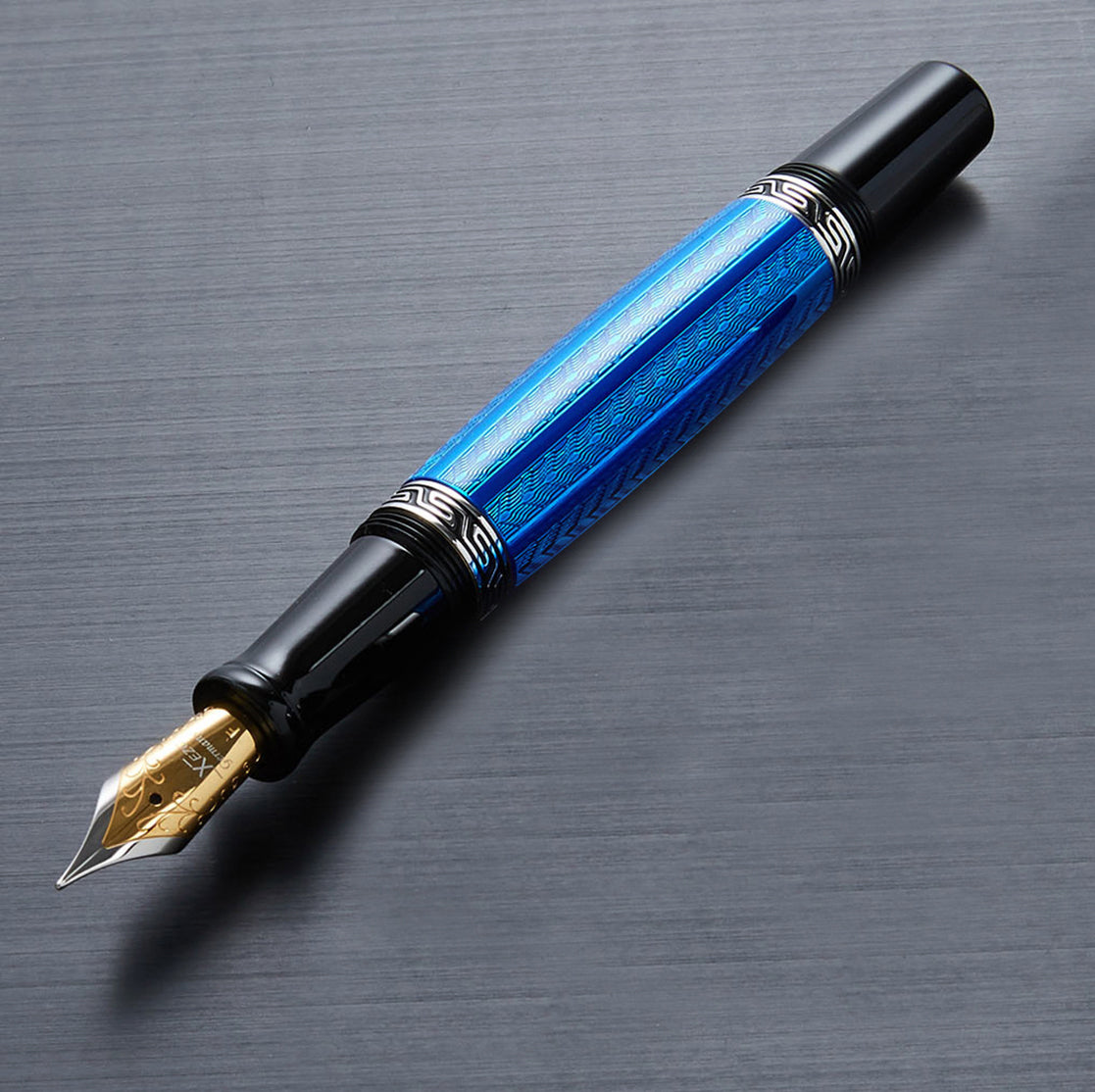 Xezo - Overview of an uncapped Maestro LeGrand Tanzanite F fountain pen