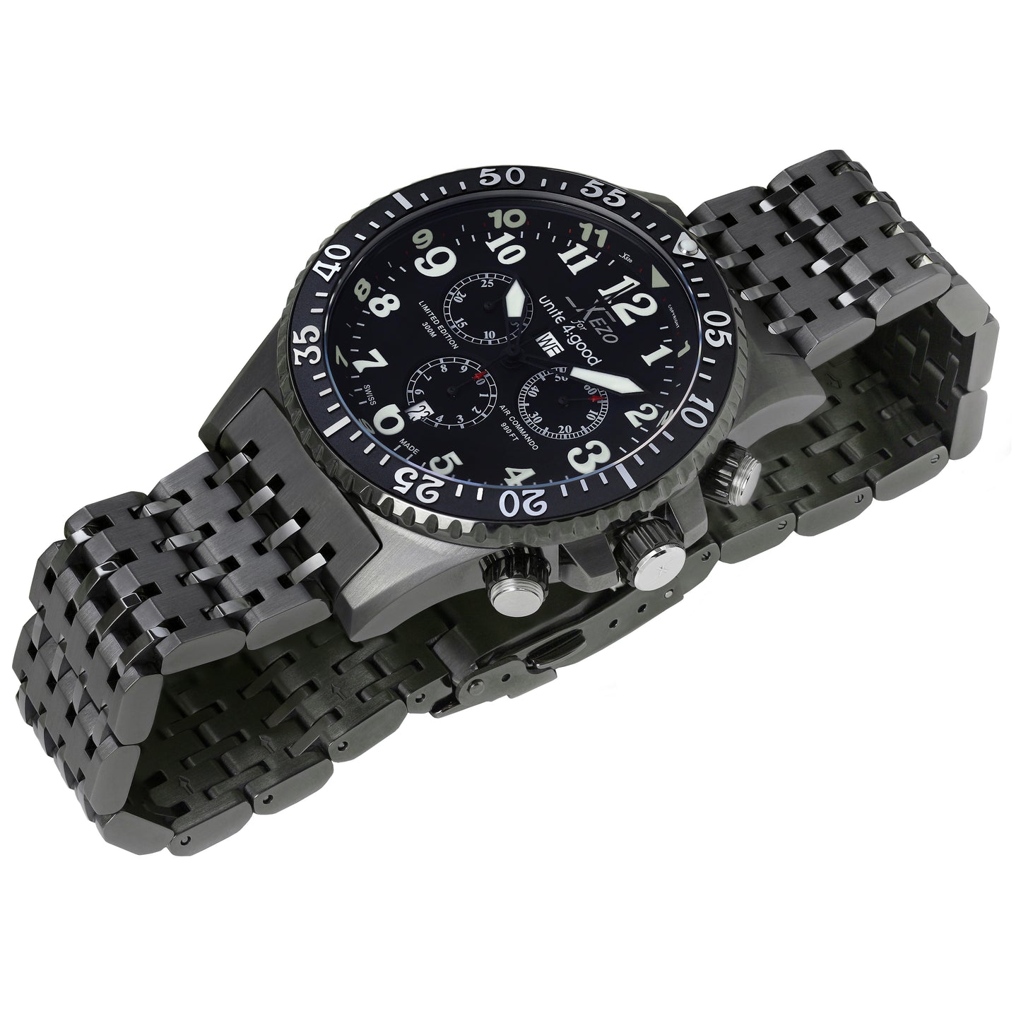 Xezo - Angled overview of the front of the Air Commando D45-B watch
