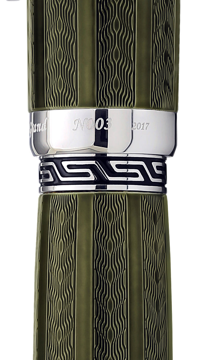 Xezo - Image of the pattern on the middle ring of the Maestro LeGrand Moldavite R rollerball pen