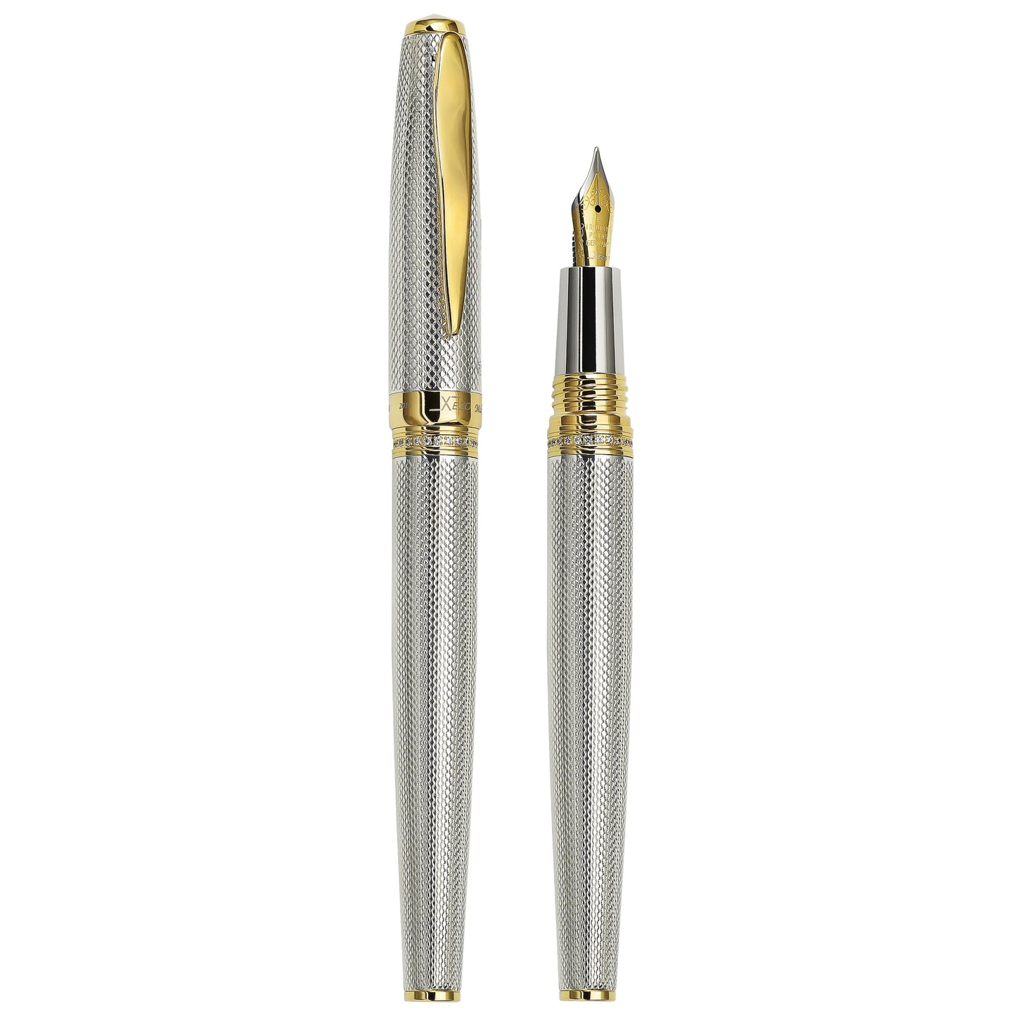 Xezo - Comparison between the angled view of the side of capped and uncapped Maestro 925 Sterling Silver F-1 fountain pens