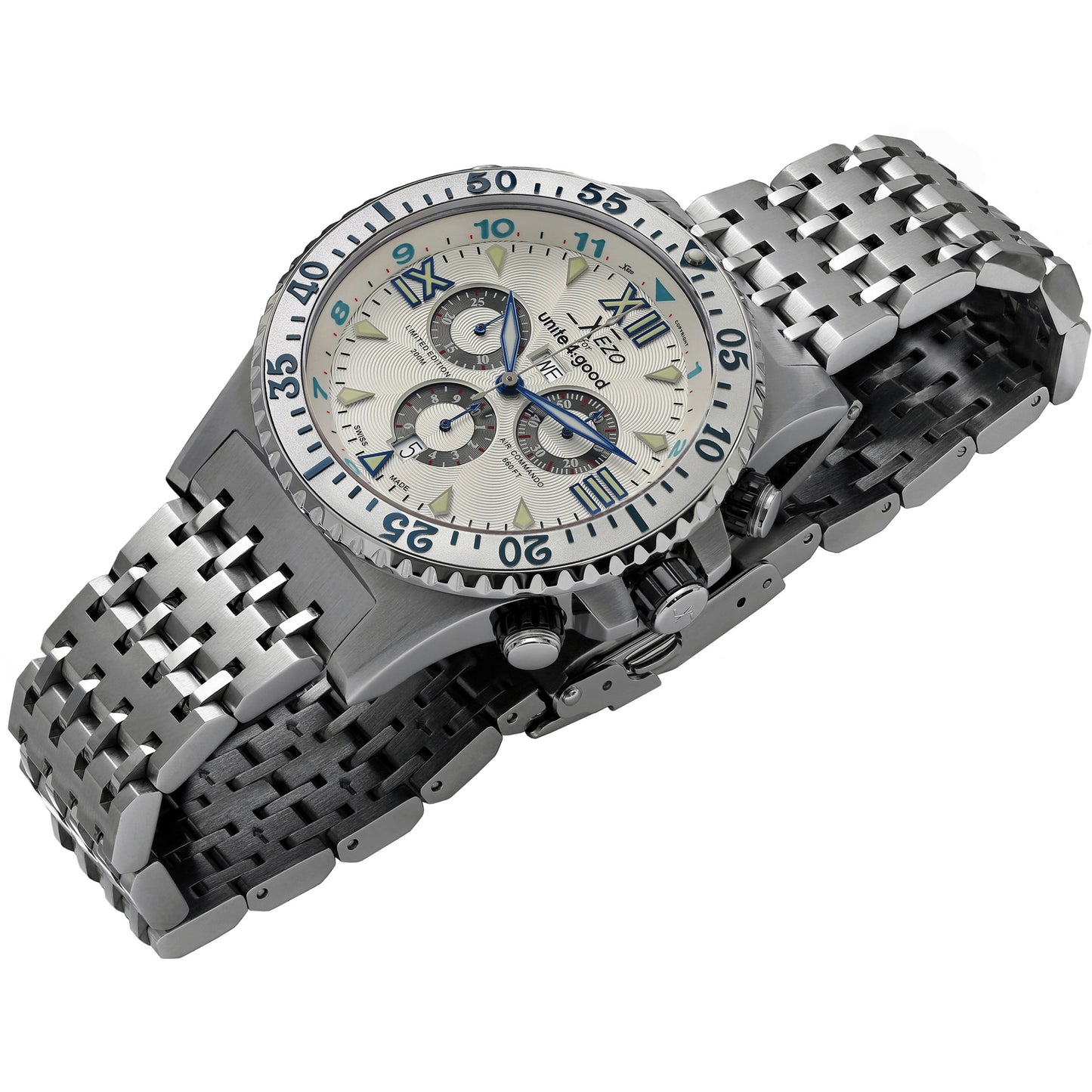 Xezo - Angled overview of the front of the Air Commando D45-S watch