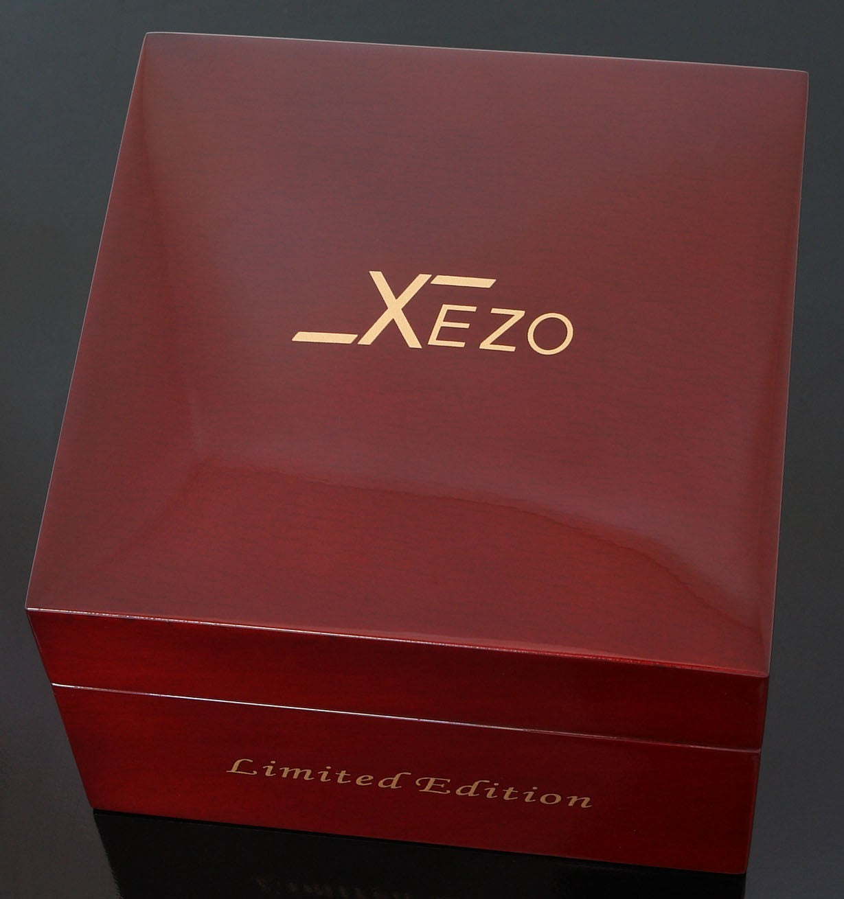 Xezo - Tribune Chronograph Valjoux 7751