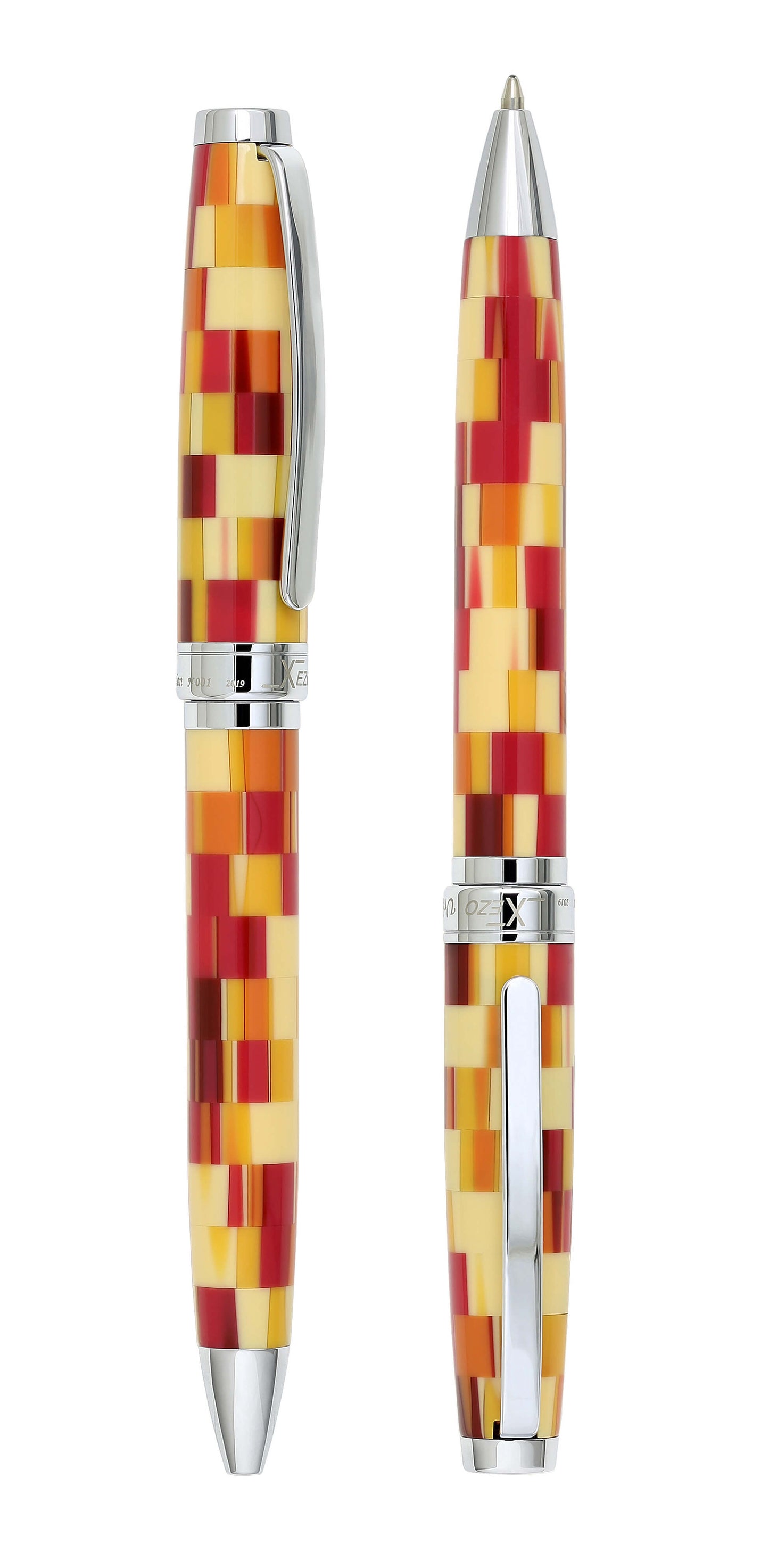 Xezo – Comparison between twisted-cap position and neutral-cap position of two Urbanite Red B ballpoint pens