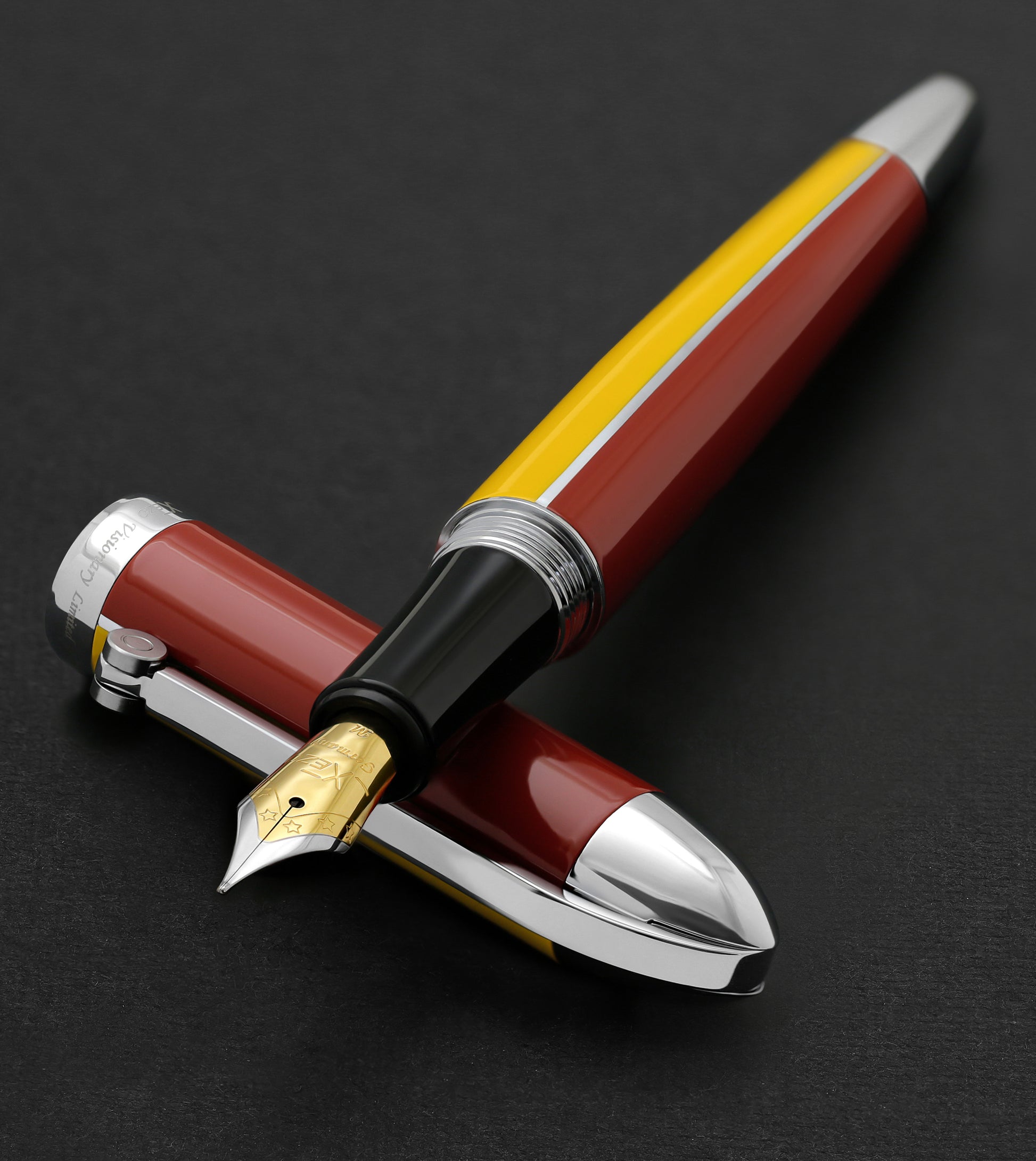 Xezo - Visionary Aspen/Red FM Fountain pen resting on its cap