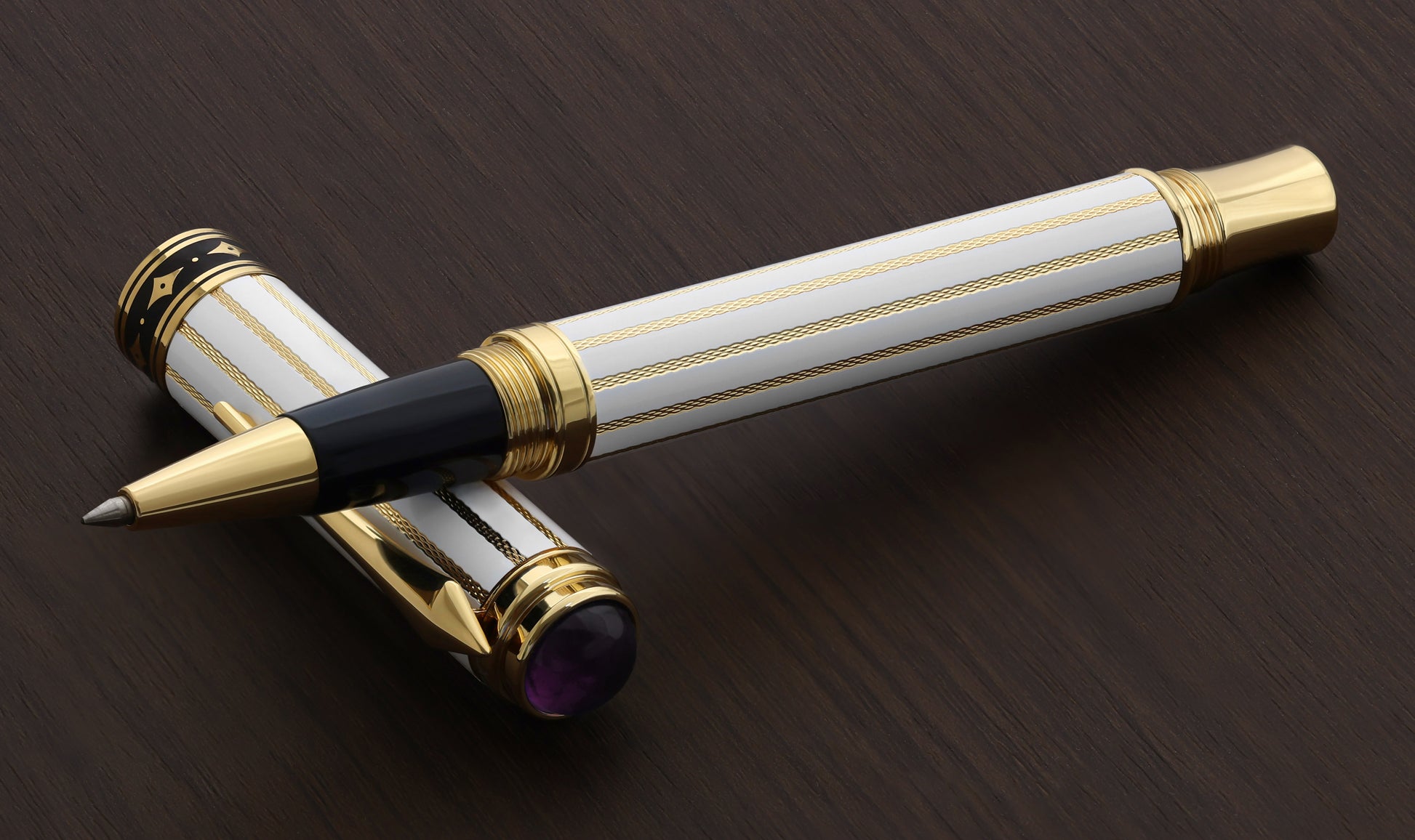 Xezo Maestro® Streamliner Amethyst R pen and cap displayed on a dark brown wooden surface.