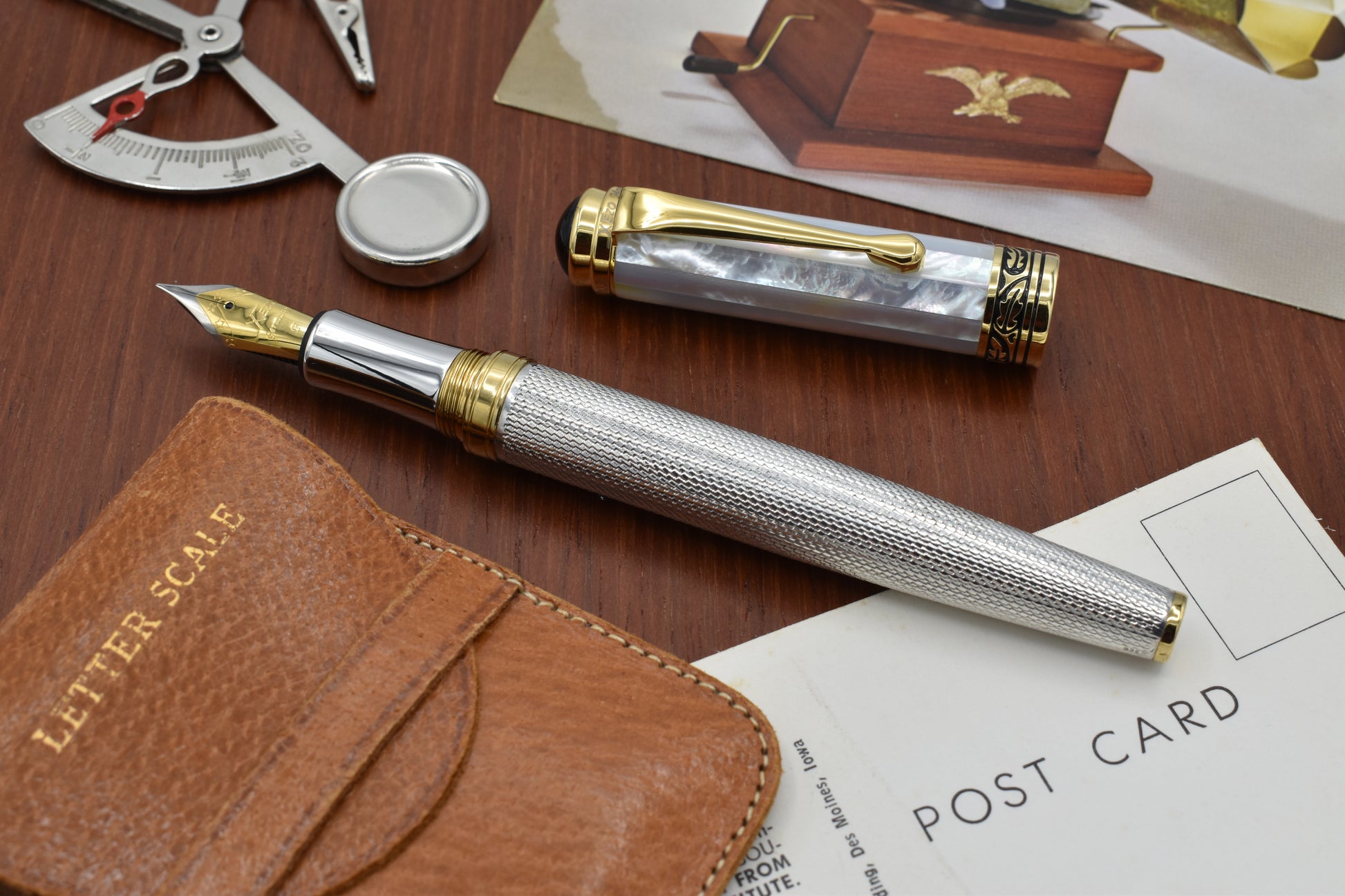 Maestro 925 White MOP F Fountain pen with vintage letter scale and post cards