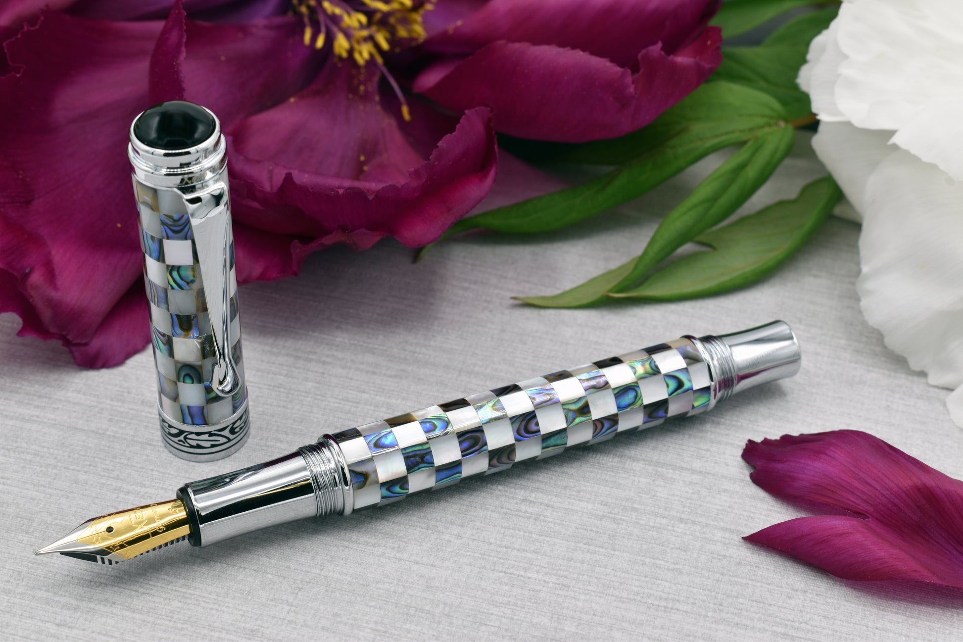 Maestro Jubilee Classic Of The Ocean EF Fountain pen with a peony flower