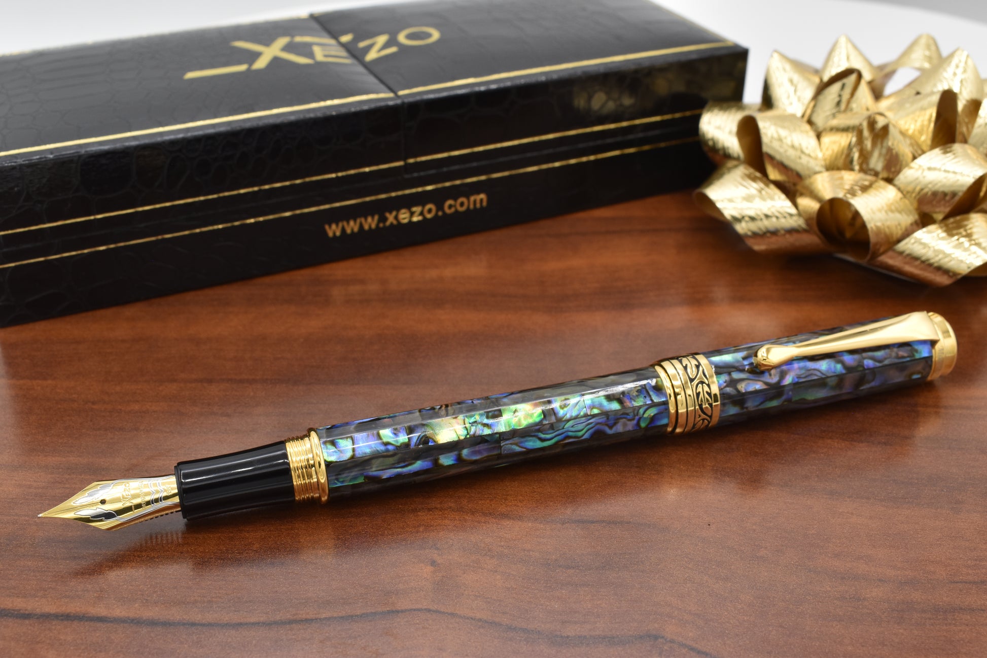 Maestro Sea Shell EFG Fountain pen with clamshell box and gold bow