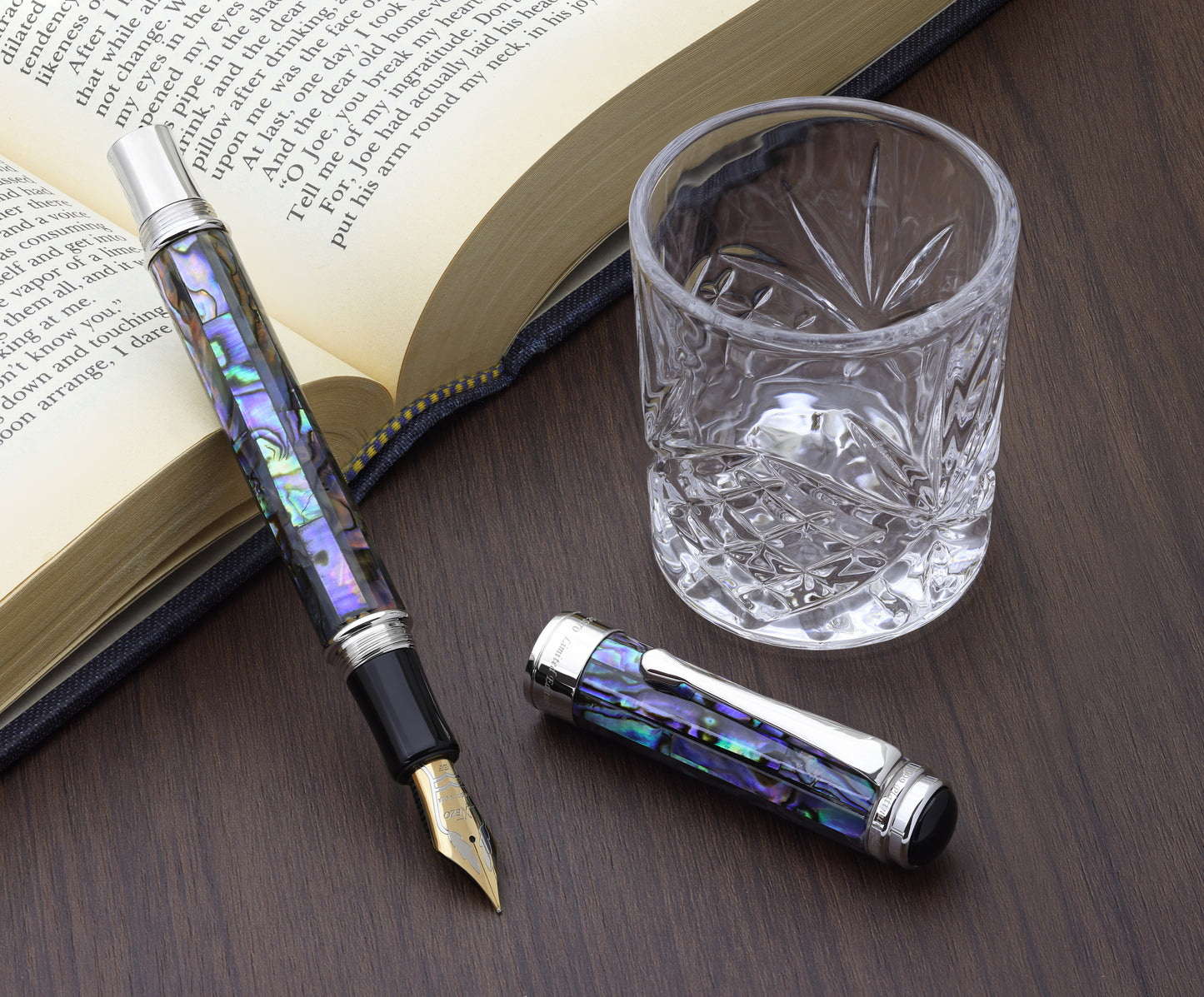 Maestro Sea Shell FP-EF Fountain pen with a book and glass cup