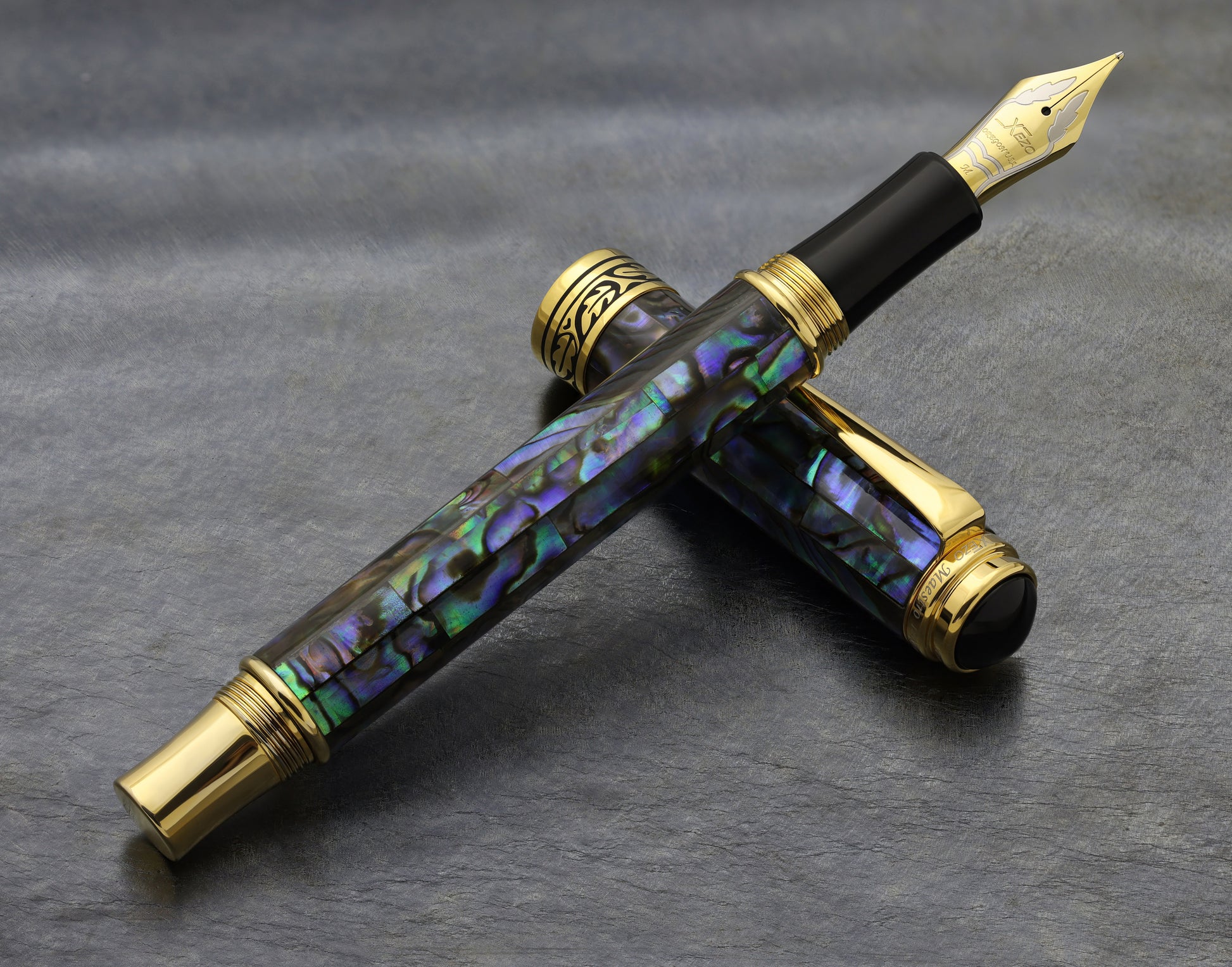 Maestro Sea Shell FPG-FM2 Fountain pen on a dark background