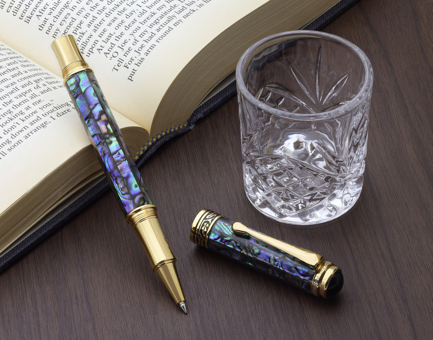 Maestro Sea Shell RPG-1A Rollerball pen with a book and glass cup