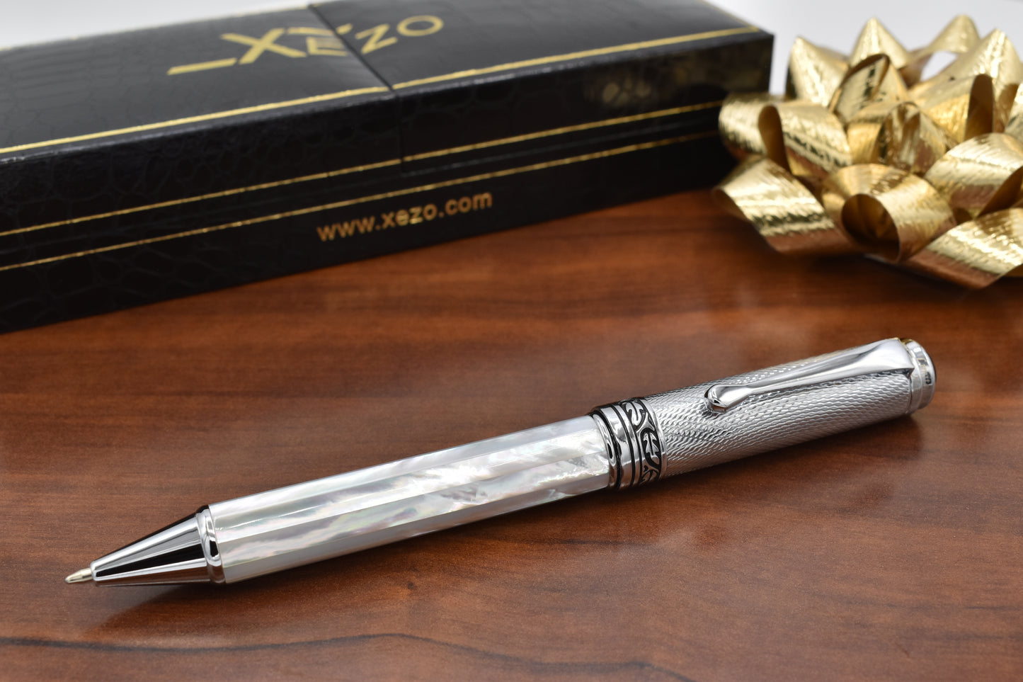 Maestro White MOP Chrome B Ballpoint pen with clamshell box and gold bow