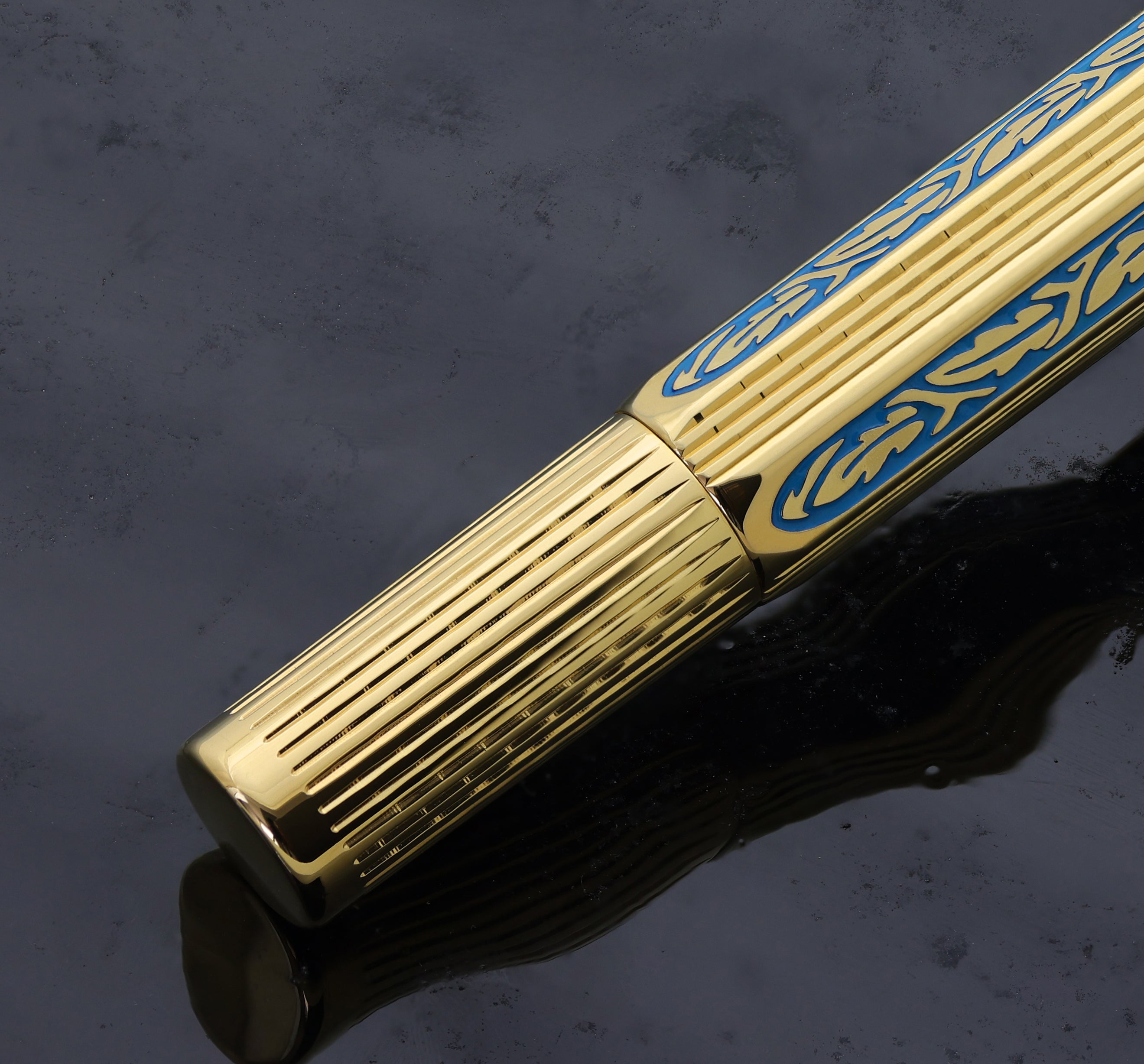 Xezo | Legionnaire 18K Gold R | Xezo Legionnaire Diamond-Cut 18K