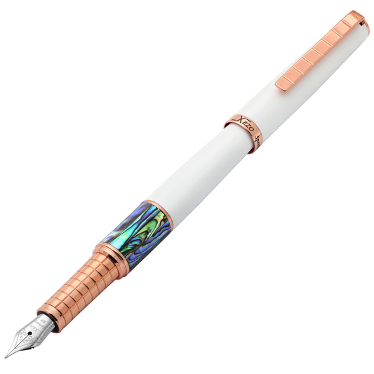 Xezo - Angled 3D view of the front of the Speed Master White EF-ARG Fountain pen