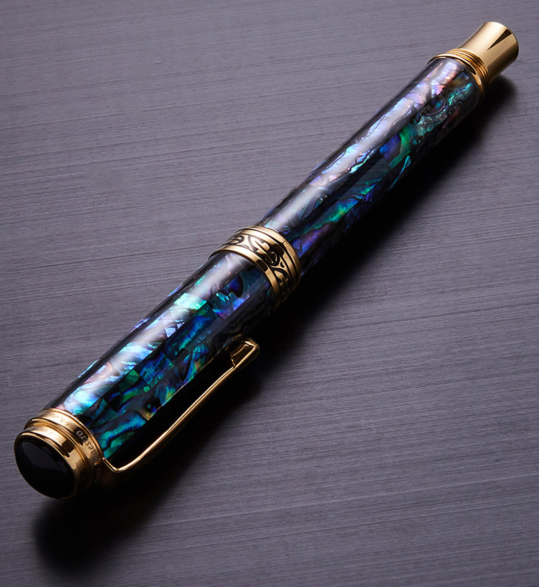 Xezo - Angled 3D side view of the Maestro Sea Shell FPG-M fountain pen