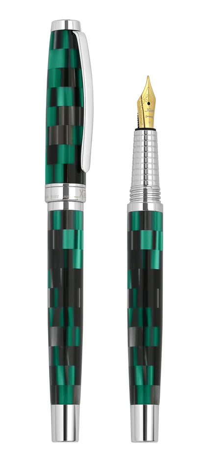 Xezo – Comparison between 3/4 view of capped and uncapped Urbanite II Ocean FM fountain pen