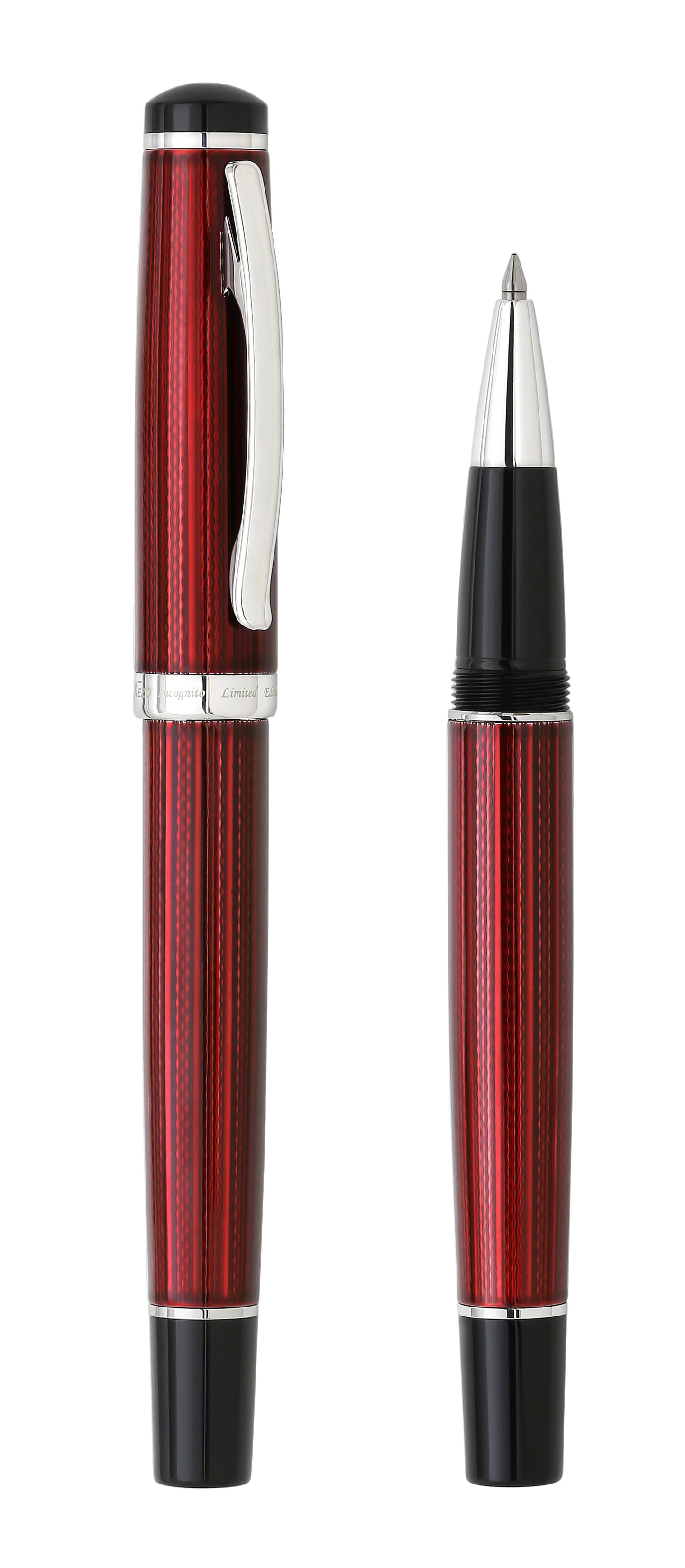 Xezo - Comparison between the capped and uncapped Incognito Burgundy R-1 rollerball pens