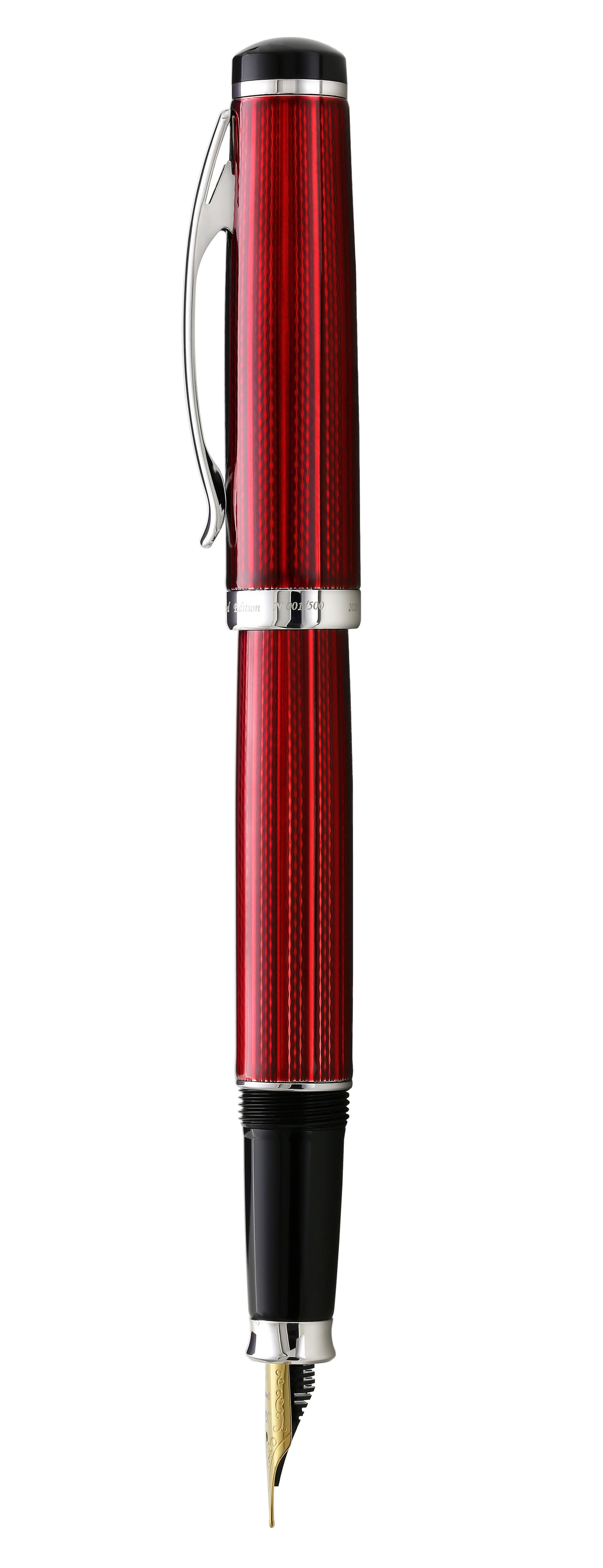 Xezo - Side view of the Incognito Burgundy F-1 fountain pen
