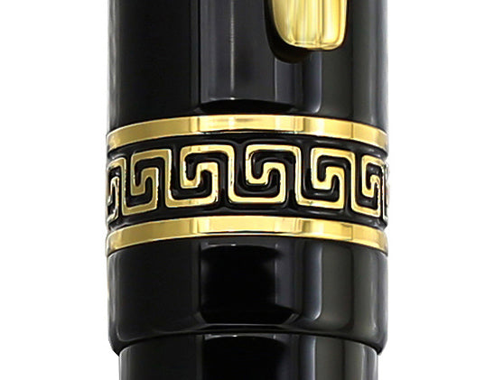 Xezo - Image of the patterned gold-plated middle ring of the Phantom Classic Black F fountain pen