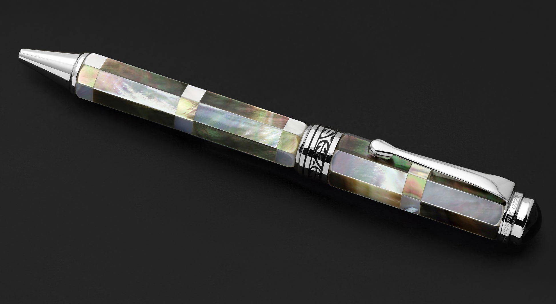 Xezo - 40 degrees angle view of Maestro BW MOP B1 ballpoint pen.