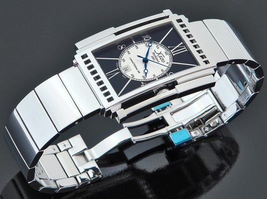 Xezo - Angled view of the front of the Architect 2001 SB watch with stainless steel bracelet and clasp
