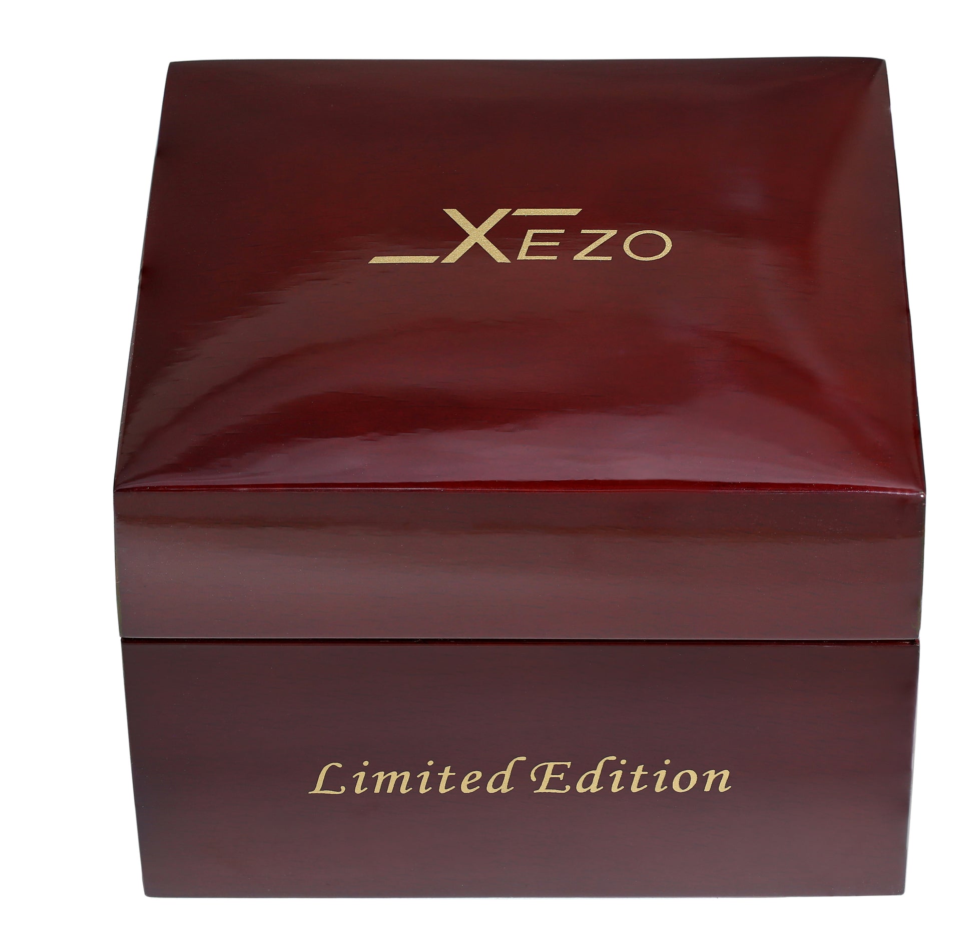 Xezo - Brown birch wooden gift box of the Air Commando D45 7750-1 watch with Xezo logo printed on top and "Limited Edition" printed on the front