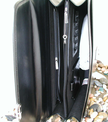 Xezo - Inside compartments of the Black Leather Briefcase