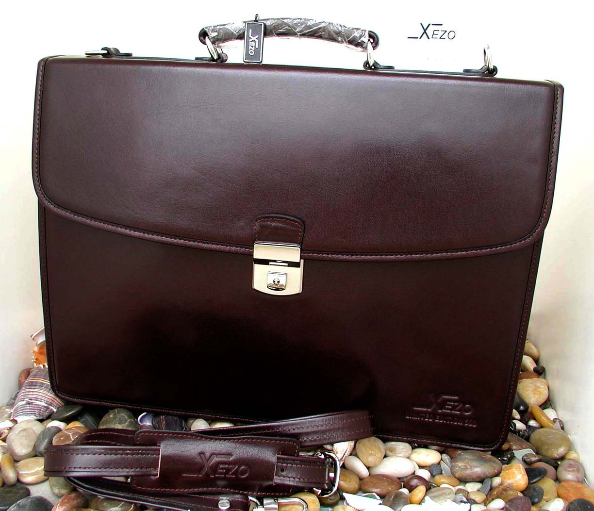 Xezo - Front view of the Brown Leather Briefcase with leather shoulder strap