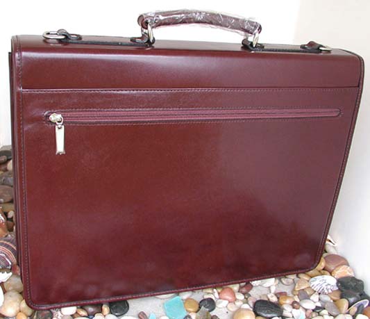 Xezo - Back view of the Maroon Leather Briefcase