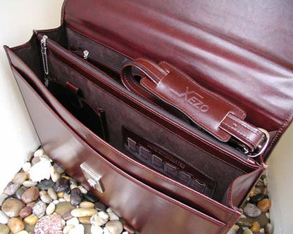 Xezo - Angled overview of the inside compartments of the Maroon Leather Briefcase