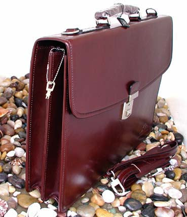 Xezo - Angled side view of the Maroon Leather Briefcase