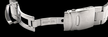 Xezo - The clasp of the bracelet of the Air Commando D44 watch. The print on the clasp reads "STAINLESS STEEL".