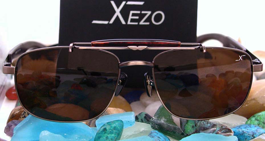Xezo - Front view of a pair of Dauntless 3000 sunglasses with the certificate in the back