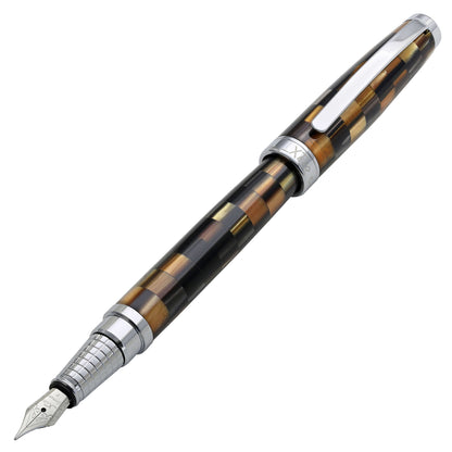 Xezo - Angled 3D view of the front of the Urbanite Brown F fountain pen