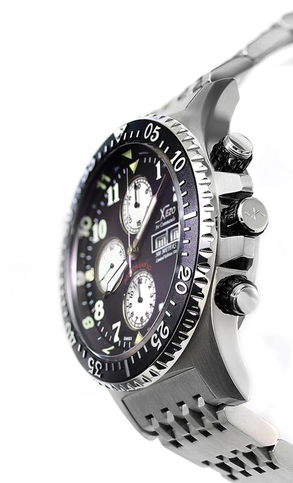 Xezo - Angled view of the side of the Air Commando D45-7750 watch