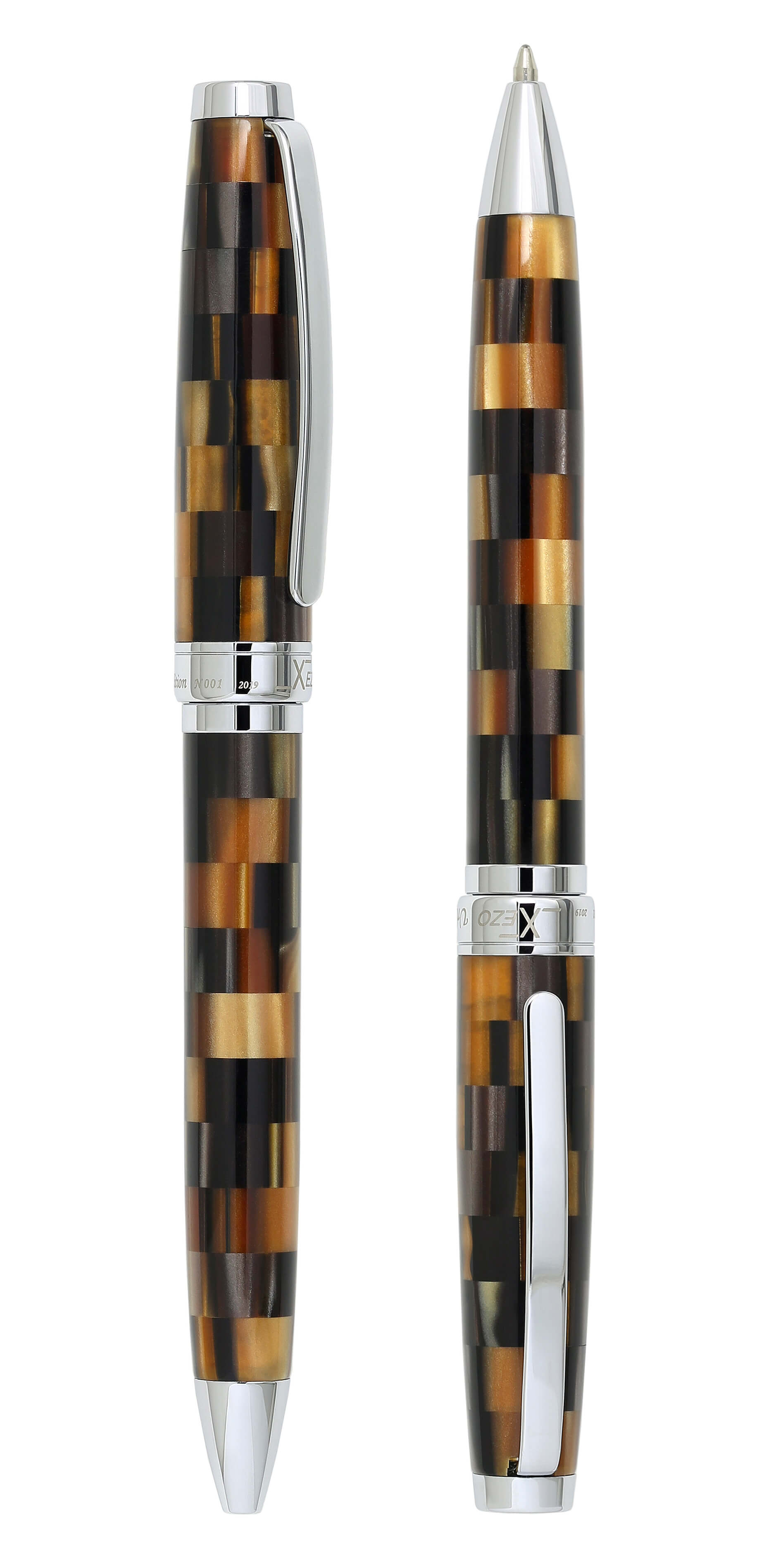 Xezo – Comparison between twisted-cap position and neutral-cap position of two Urbanite Brown B ballpoint pens